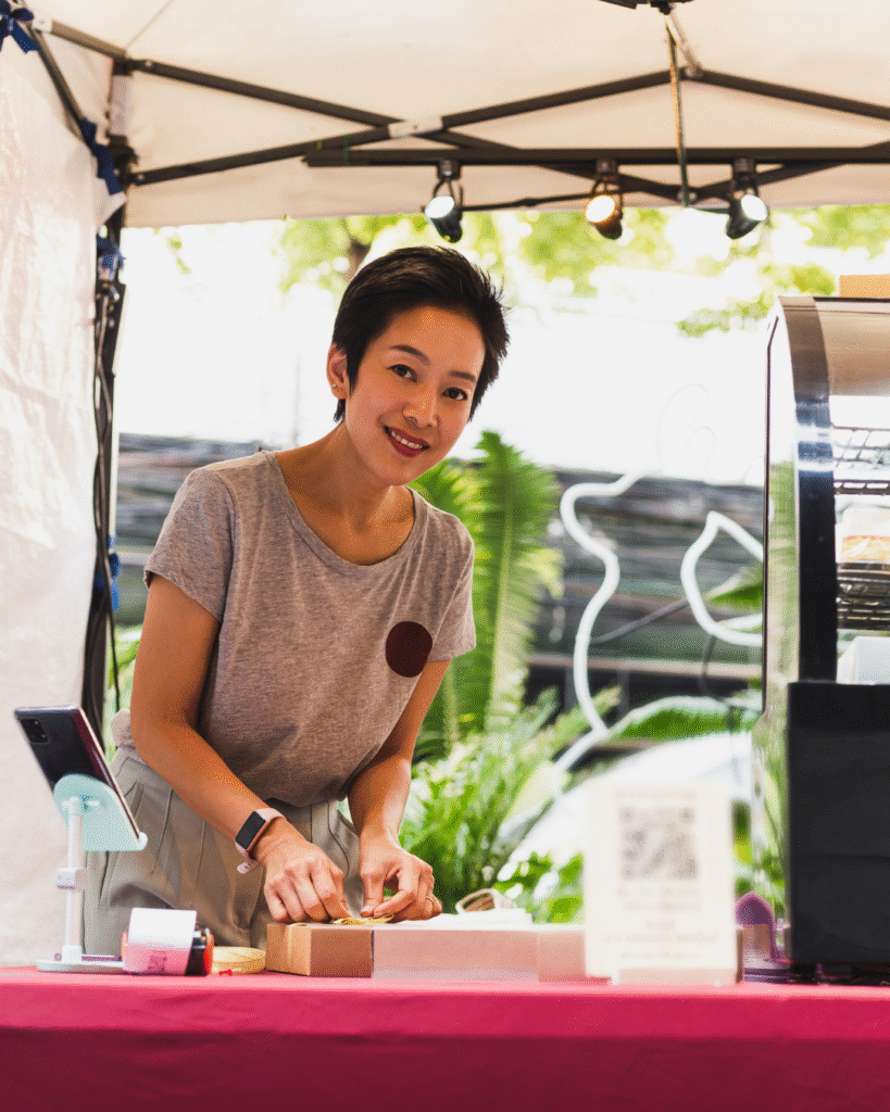 Empreendedor com propósito, transmitindo conexão emocional com clientes.